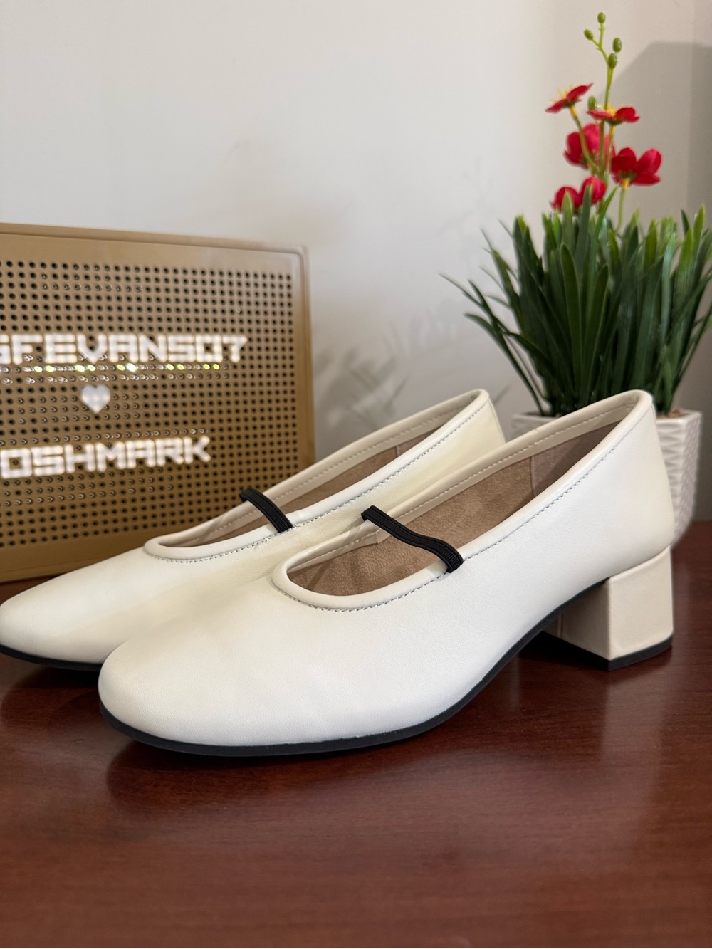 New Seychelles Dusk To Dawn Leather Pump cream white size 7